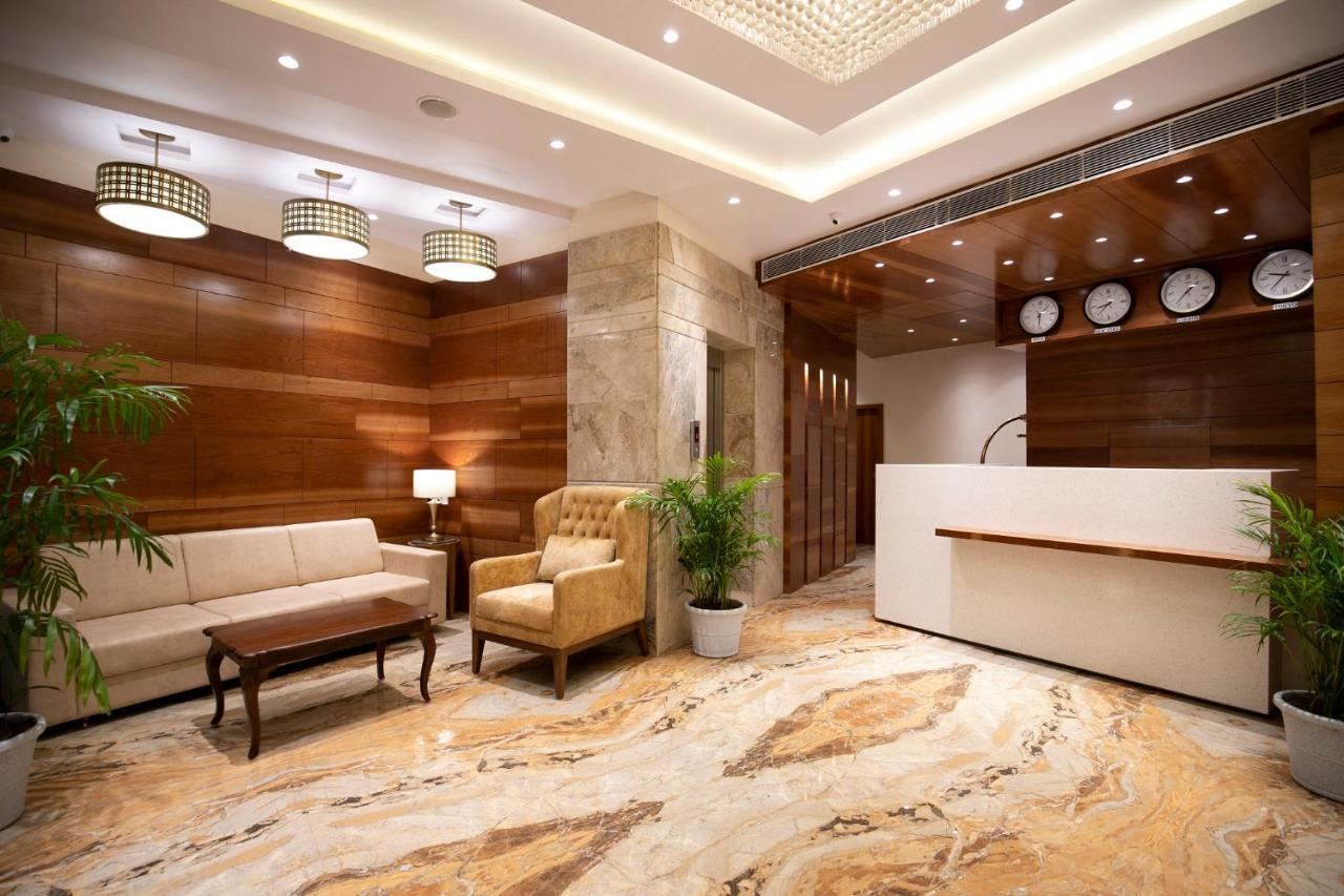 The Square Somnath Hotel Buitenkant foto